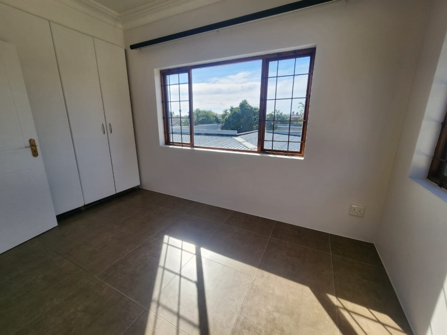 To Let 4 Bedroom Property for Rent in Parklands Western Cape